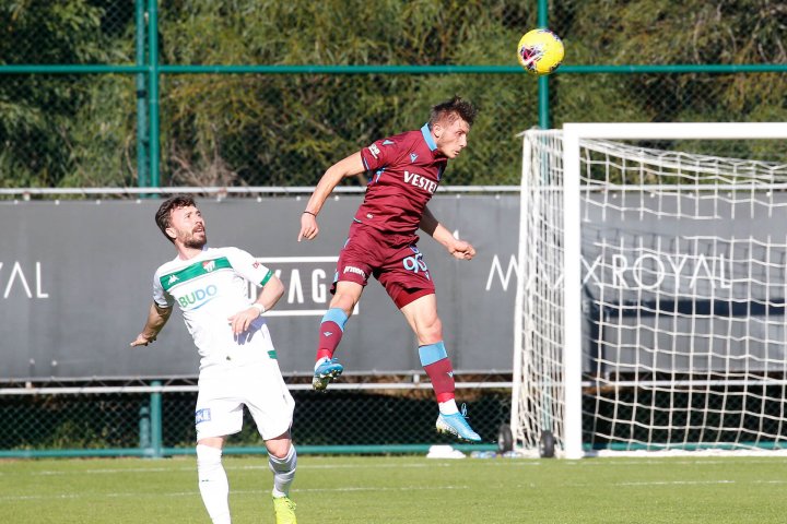 BELEK’TE OYNANAN TRABZONSPOR-BURSASPOR HAZIRLIK MAÇI GOLSÜZ TAMAMLANDI